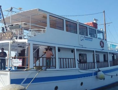 Πρώτος απόπλους του «Κωνσταντής» για φέτος - Κίνηση στο Θερμαϊκό